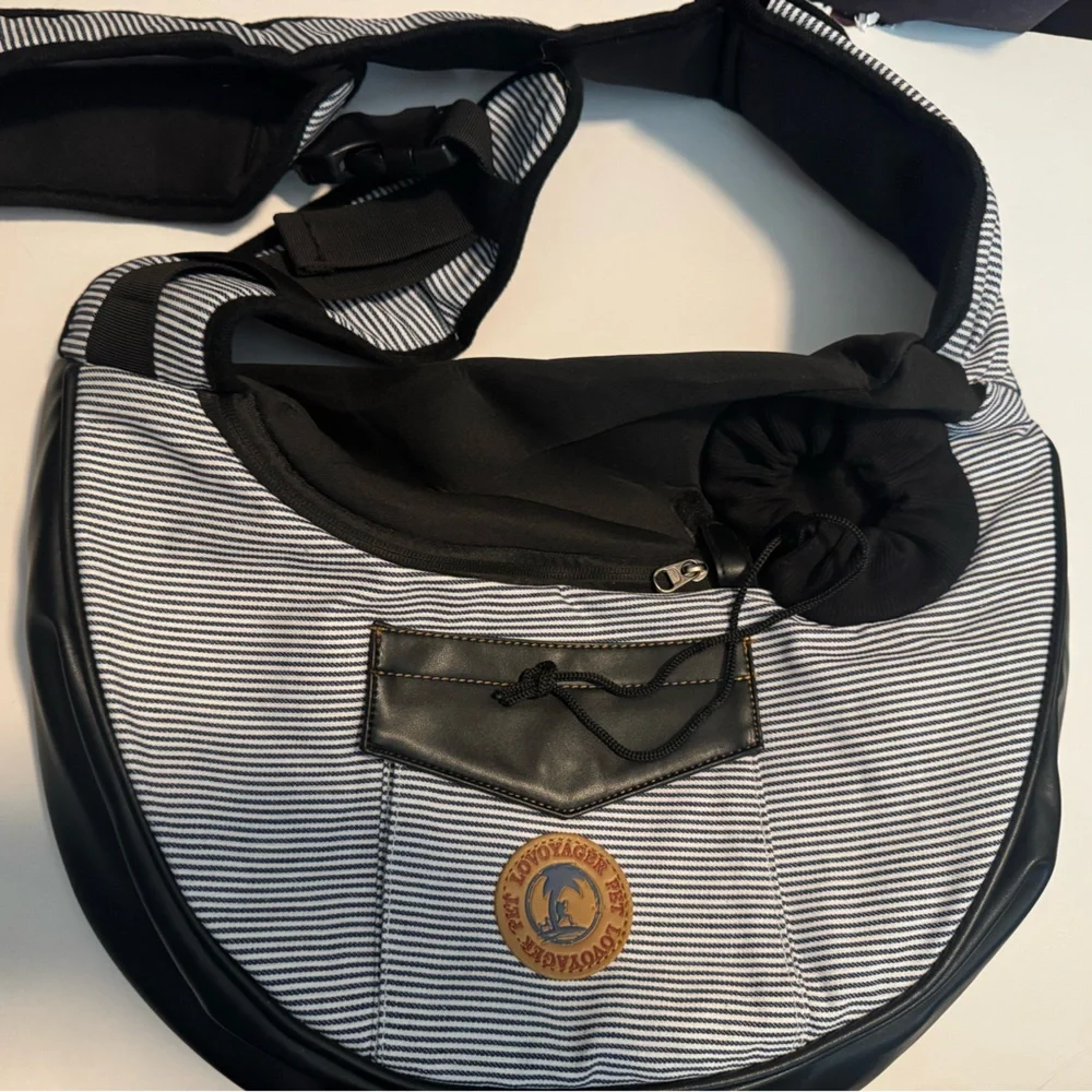 NWOT Lovoyager Blue and White Pinstriped Dog Sling Carrier for Small Dogs/Cats